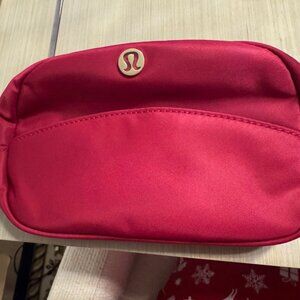 Lululemon City Essentials Pouch Mini